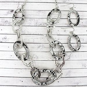 SILVERTONE AND GRAY SNAKESKIN OVAL LINK SET